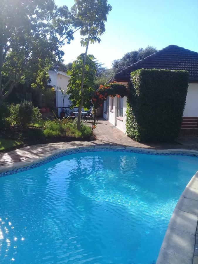 Clouds Guest House Durbanville Exteriör bild